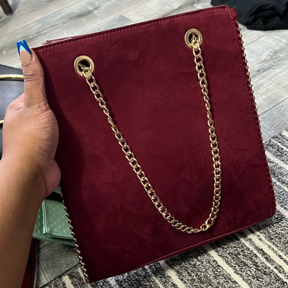 Elegant Burgundy Chain Strap Bag